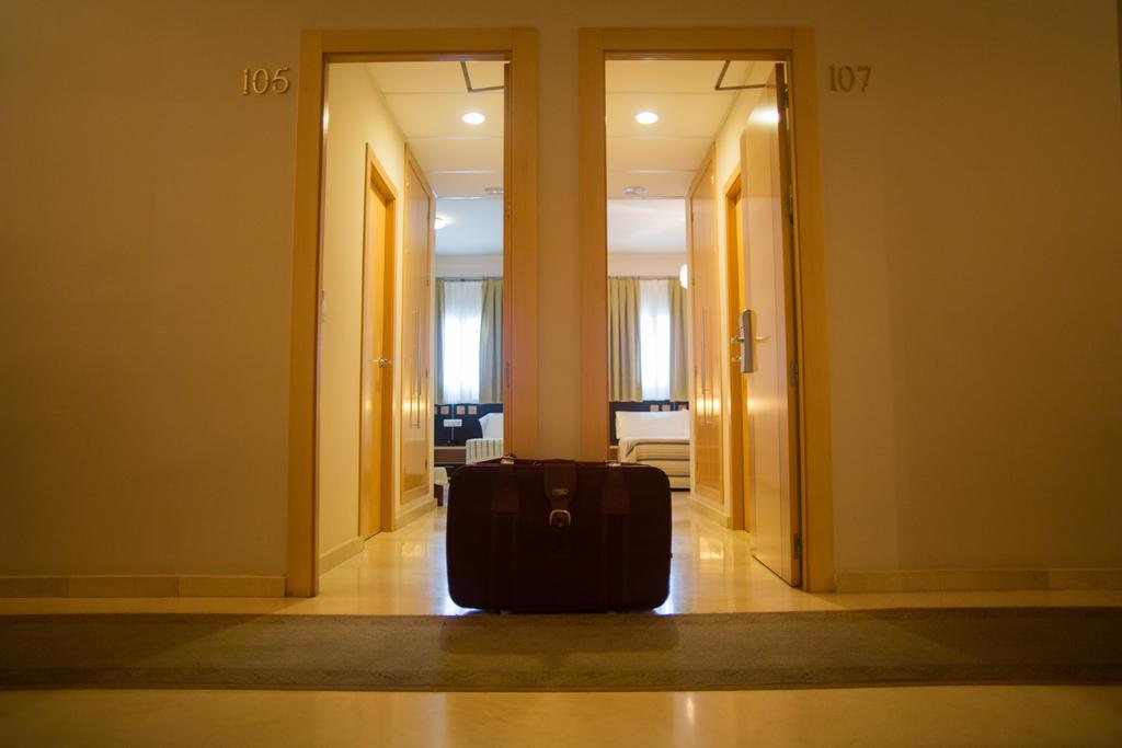 Hostal Albero By Eme Hoteles Sanlúcar la Mayor Exteriör bild