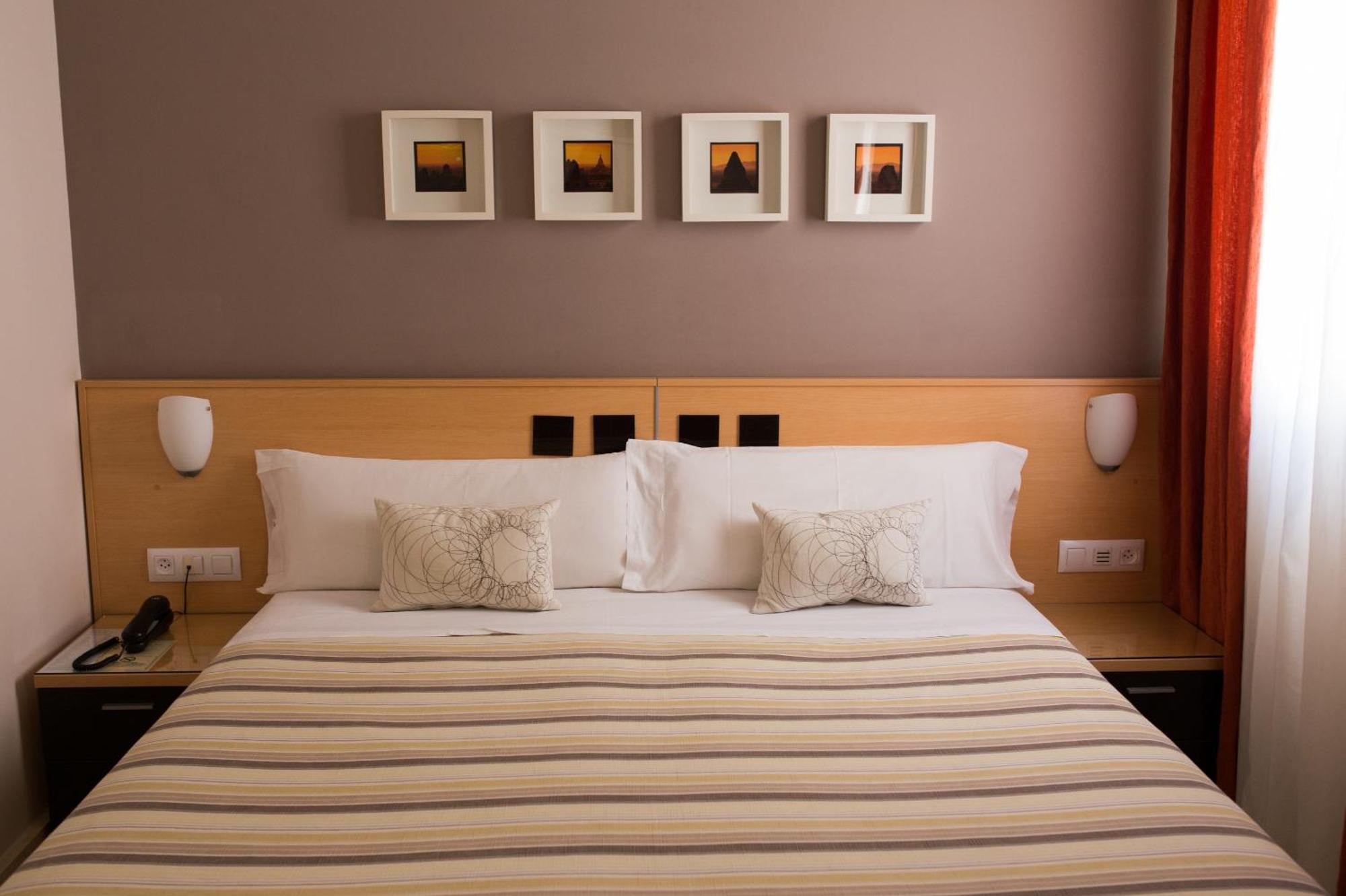 Hostal Albero By Eme Hoteles Sanlúcar la Mayor Exteriör bild