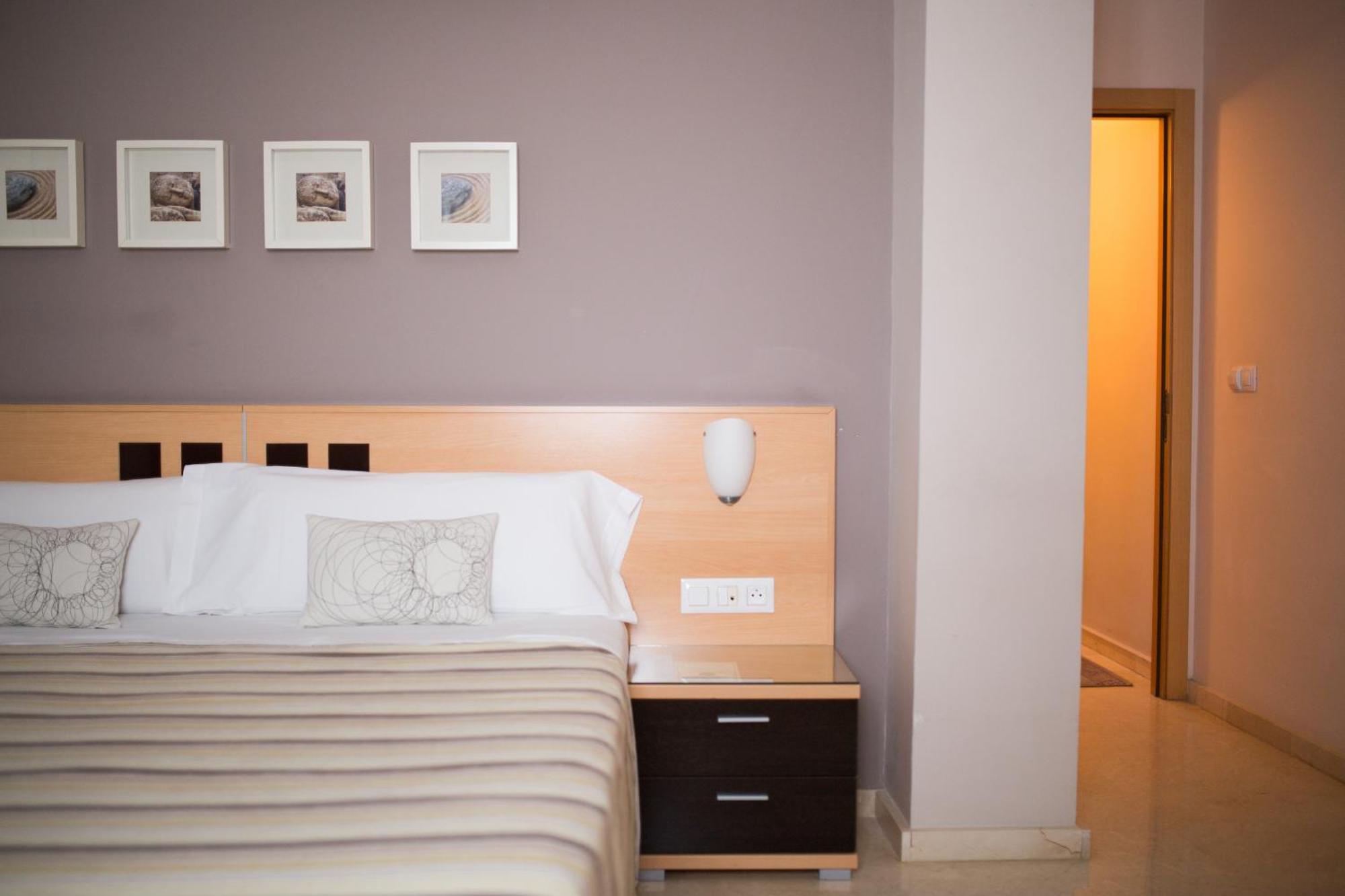 Hostal Albero By Eme Hoteles Sanlúcar la Mayor Exteriör bild