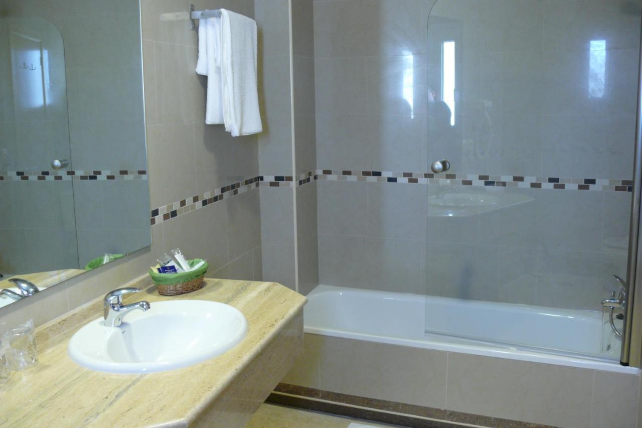 Hostal Albero By Eme Hoteles Sanlúcar la Mayor Rum bild